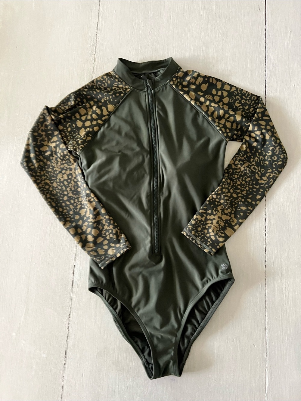 All In Motion Olive Green Leopard Print Long Sleeve Rash Guard Swimsuit Medium